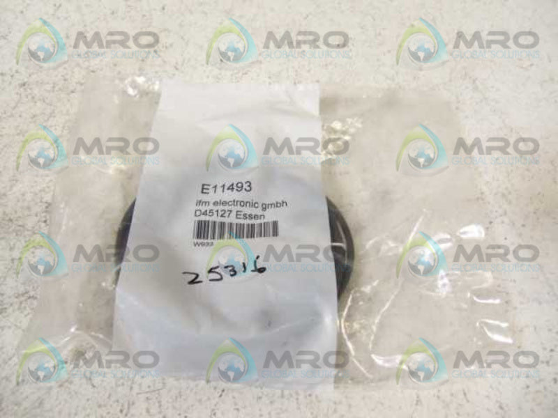 IFM EFECTOR E11493 SOCKET FOR SENSOR W/ M8 CONNECTOR * NEW IN FACTORY BAG *