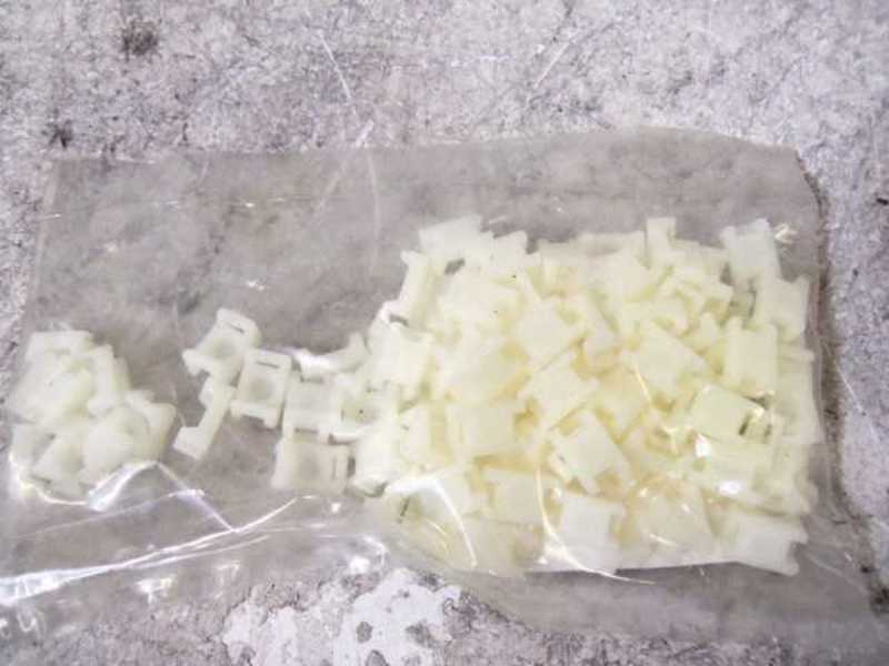 LOT OF 100 PANDUIT TM2A-C TIE MOUNTS *NEW IN FACTORY BAG*