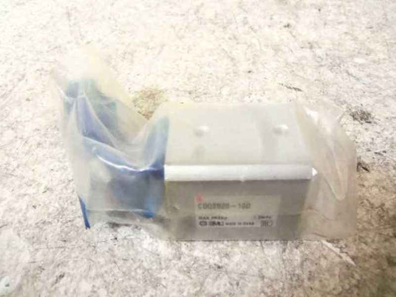 SMC CDQ2B20-10D COMPACT CYLINDER * NEW IN BAG *