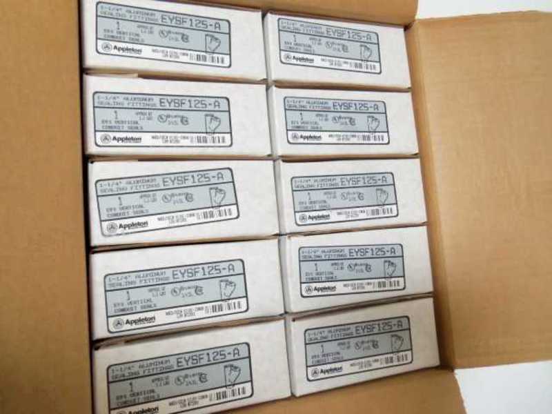 LOT OF 10 APPLETON EYSF125-A 1-1/4" ALUMINUM SEALING FITTINGS *NEW IN BOX*