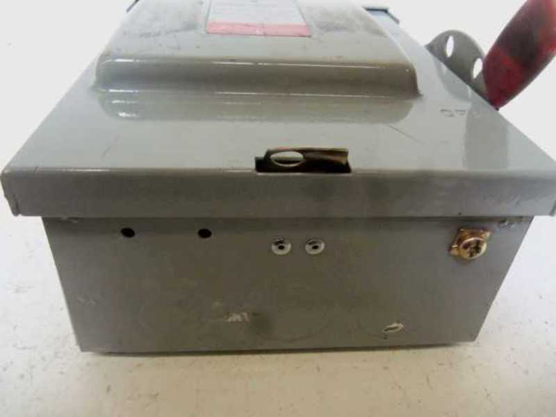 THOMAS & BETTS RGD321NF-TB SAFETY SWITCH (AS PICTURED) * NEW NO BOX *