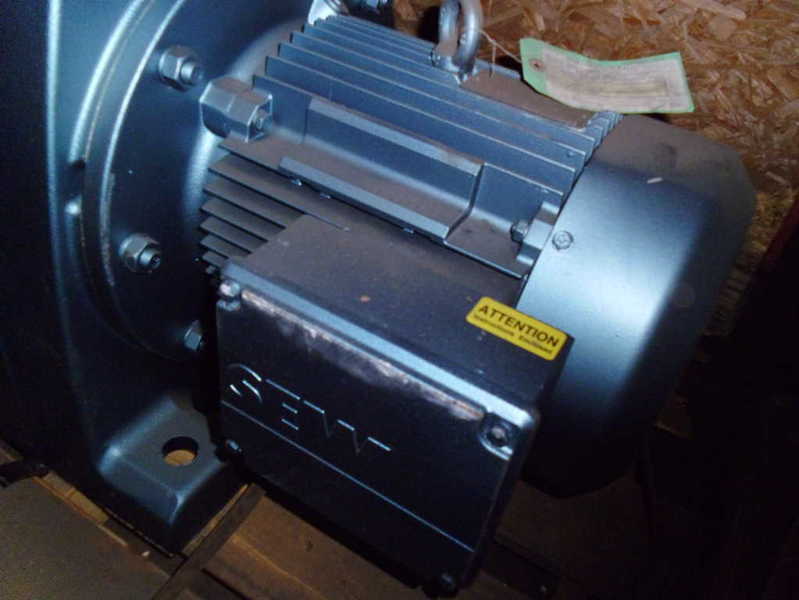 SEW-EURODRIVE R137DV132M4 MOTOR DFV132M4 TEFC3PH  NSNP
