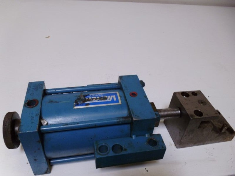 VICKERS TEXXKAXA11 1AAF0991 CYLINDER 250 PSI (AS PICTURED)  UNMP