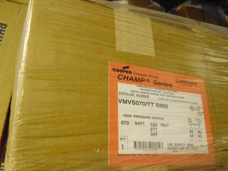 CROUSE-HINDS VMVS070/TT S865 LUMINAIRE * FACTORY SEALED *