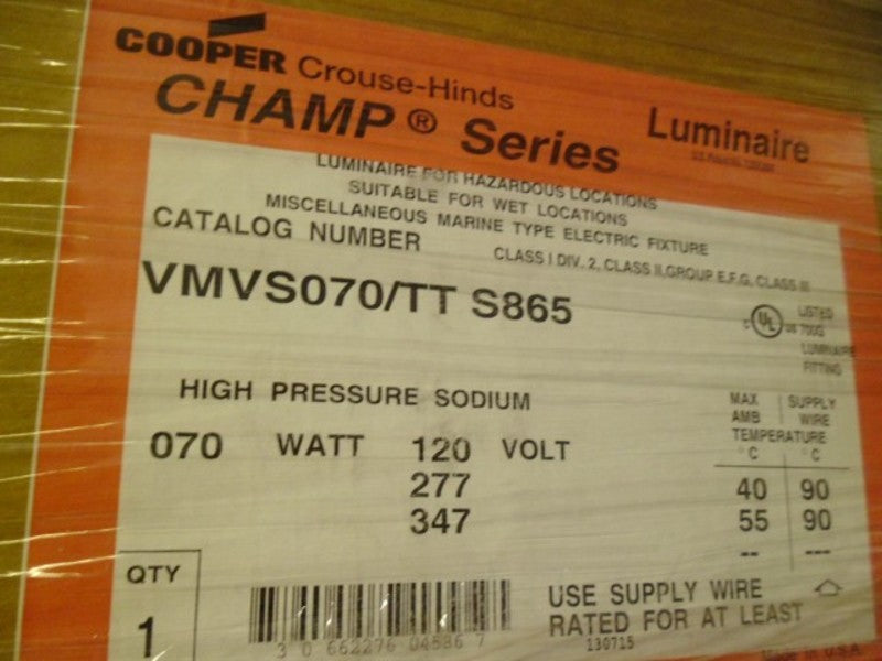 CROUSE-HINDS VMVS070/TT S865 LUMINAIRE * FACTORY SEALED *