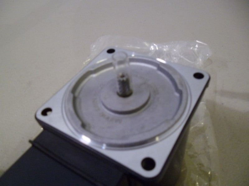ORIENTAL MOTOR 4IK25GN-FCH INDUCTION MOTOR *NEW IN BOX*