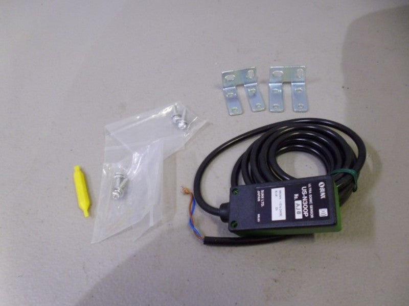 SUNX US-N300P ULTRA SONIC SENSOR  *NEW IN BOX*