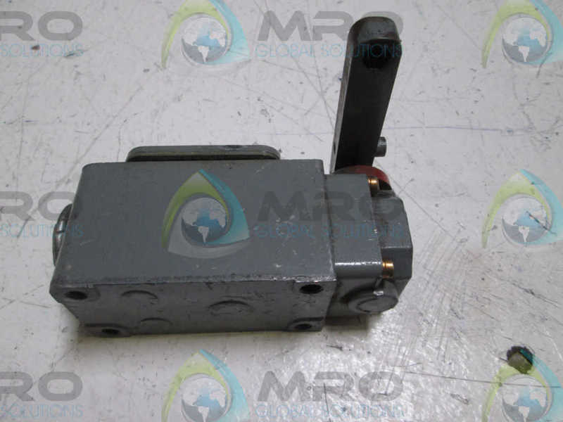 CUTLER HAMMER 10316H860D LIMIT SWITCH  UNMP