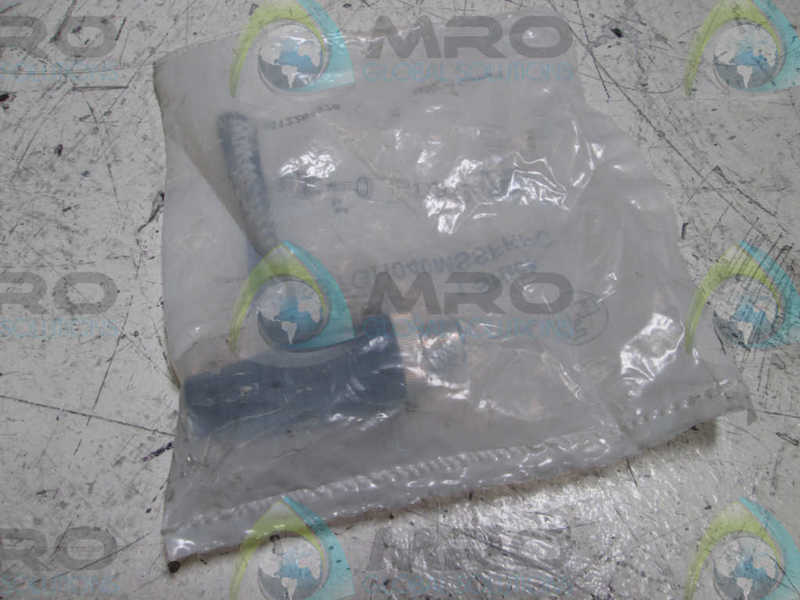 IFM EFECTOR E11504 WIREABLE PLUG * NEW IN FACTORY BAG *