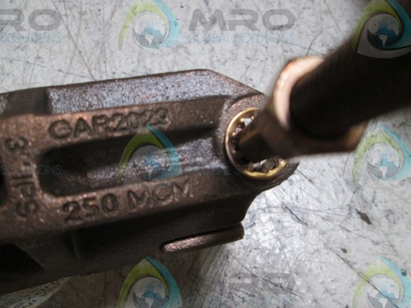 LOT OF 12 BURNDY GAR2029 GROUNDING CONNECTOR  NSMP