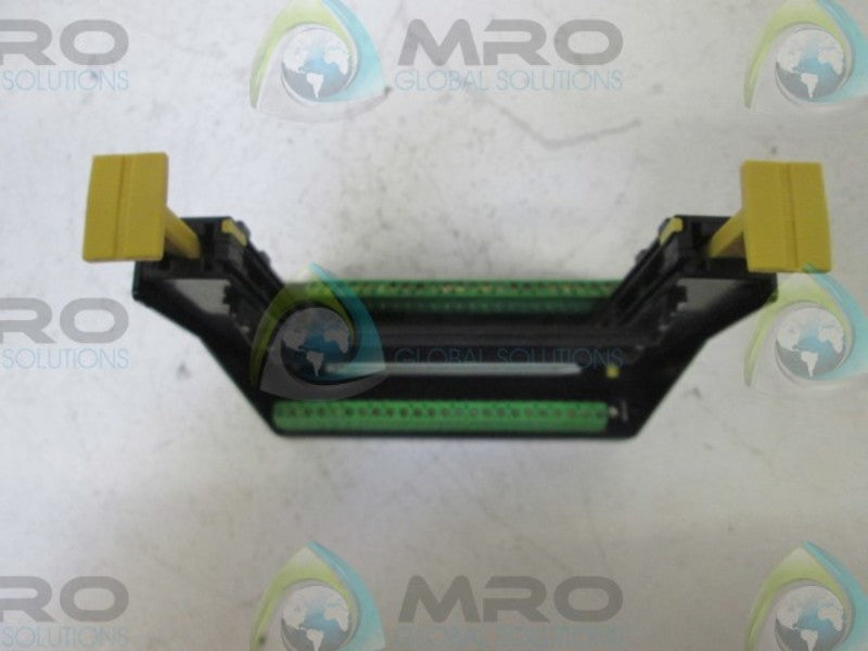 VICKERS 02104808 AMPLIFIER CARD HOLDER  NSMP
