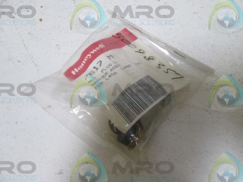HONEYWELL 7617M BRASS COMPRESSION PLUG  NSNP