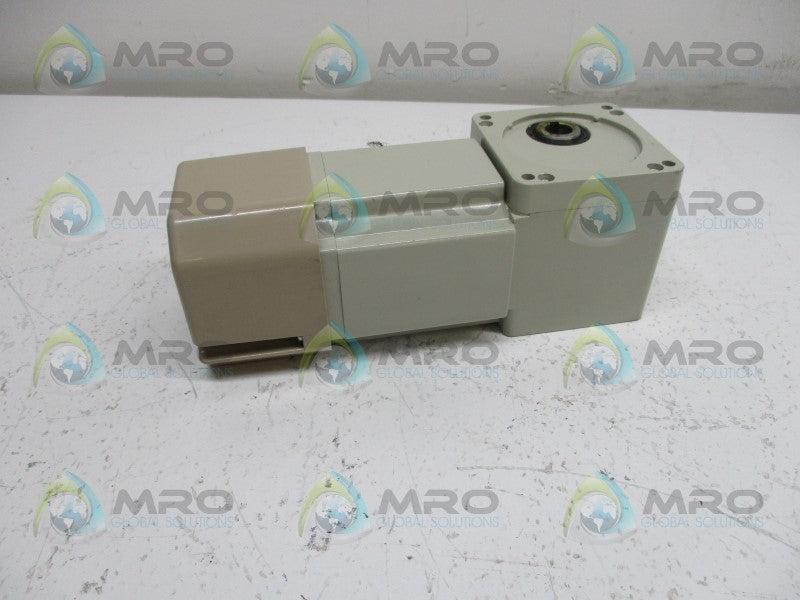 SUMITOMO RNYM006-17-B-100 INDUCTION GEAR MOTOR 0.06 KW 1380 RPM  UNMP