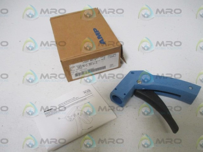 AMP 58074-1 HANDLE ASSEMBLY * NEW IN A  BOX *