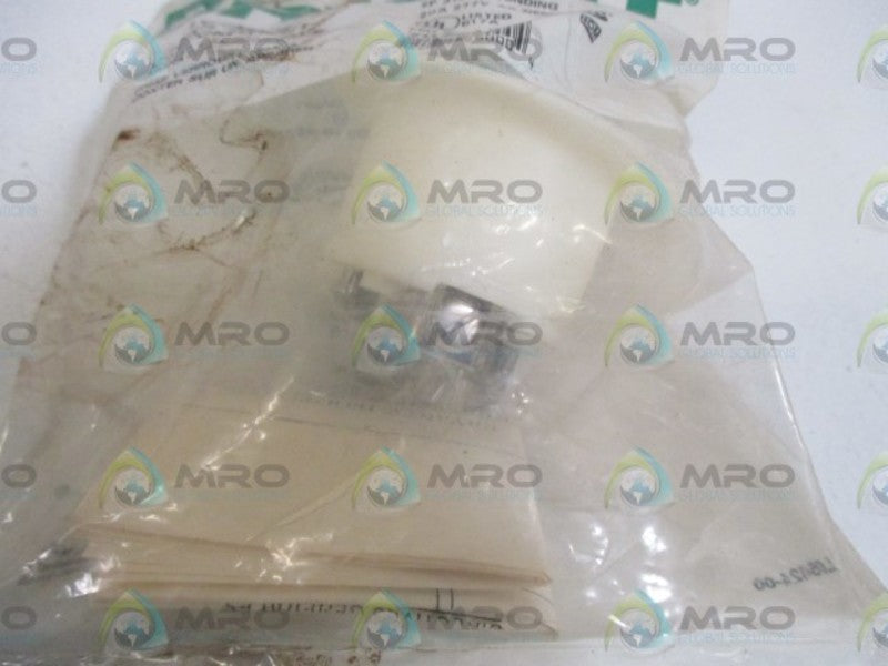 BRYANT 70720ER RECPTACLE * NEW IN A FACTORY BAG *