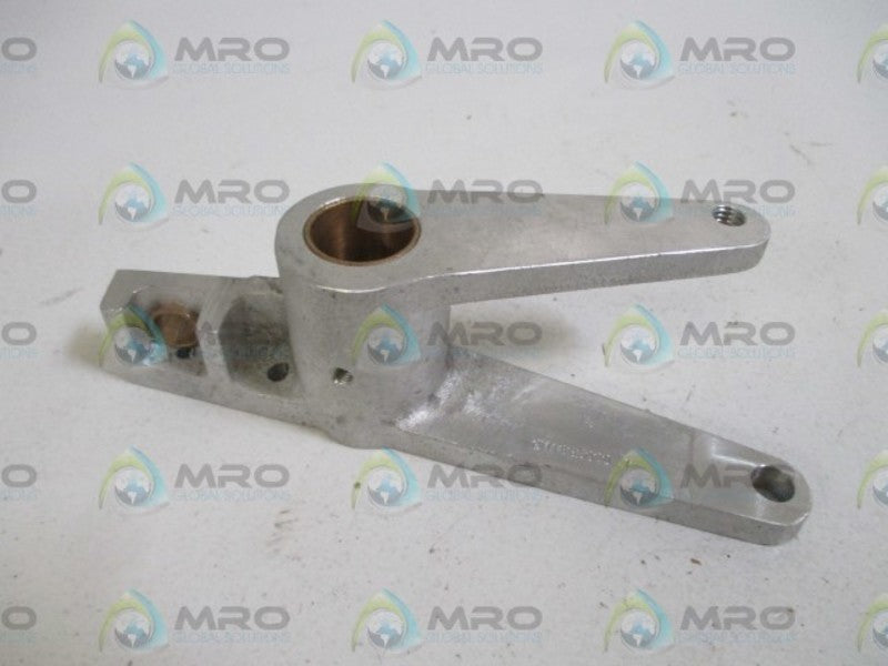 LOT OF 2 GM18B500 SUCKER SWING LEVER *NEW IN A BAG*