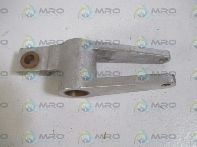 LOT OF 2 GM18B500 SUCKER SWING LEVER *NEW IN A BAG*