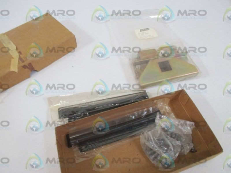 FOXBORO N0139LY CLAMP SET * NEW IN A  BOX *