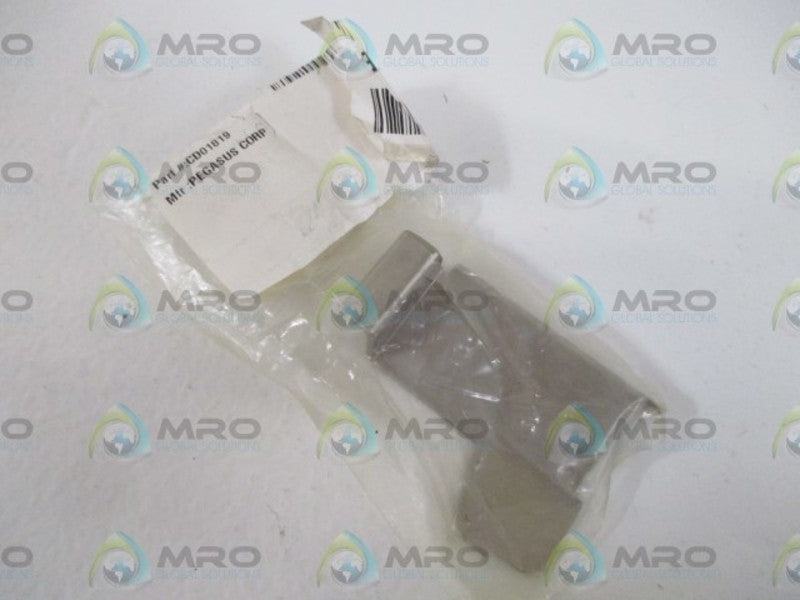 PEGASUS CORP. CD01819 SIDE COVER LEFT * NEW IN A BAG *