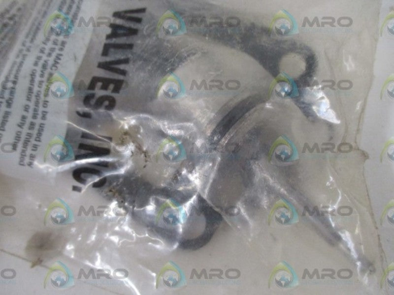 MAC 910493 KIT * NEW IN A FACTORY BAG *