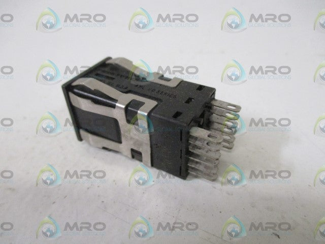 LOT OF 2 HONEYWELL AML21BBA2CC UNSEALED OI-PB SWITCH *NEW IN BOX*