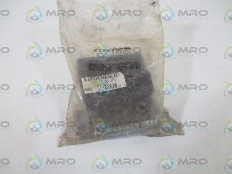 HYDAC 81922015 PIPE CLAMP WELD, MOUNT * NEW IN A BAG *