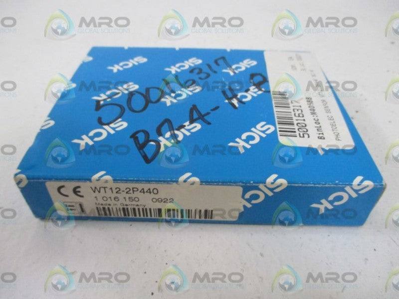 SICK WT12-2P440 PHOTOELECTRIC SENSOR *NEW IN BOX*