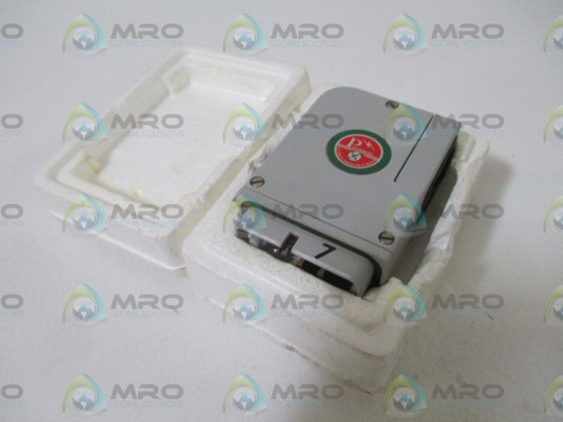 ELECTRONICS CORP. 42MRL-500 LED SOURCE PHOTOHEAD * ORIGINAL PACKAGE *