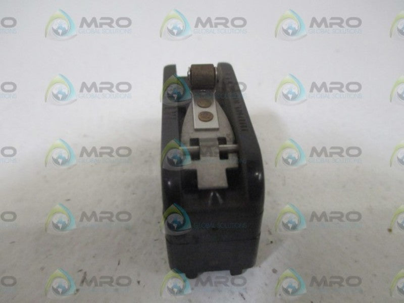 LOT OF 2 MICROSWITCH BZ-1RW420 LIMIT SWITCH *USED*