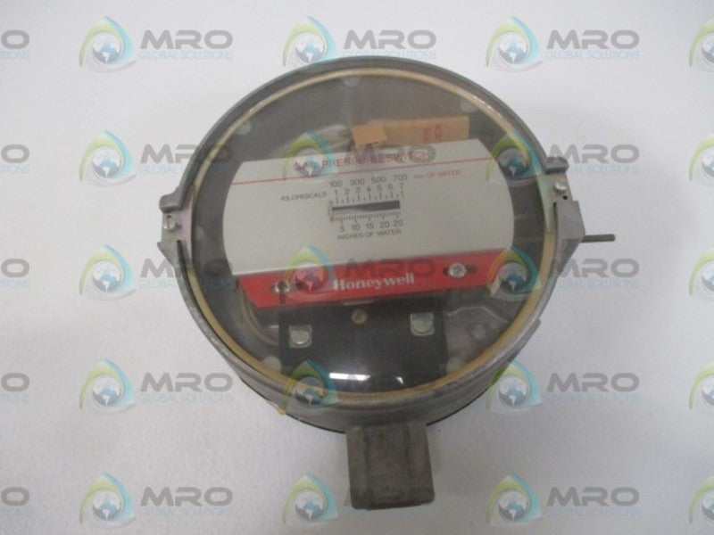 HONEYWELL C437E 1004 PRESSURE SWITCH * ORIGINAL PACKAGE *
