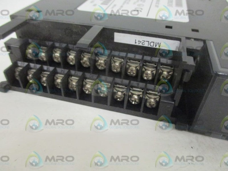 GE FANUC IC693MDL241F INPUT 24VAC/VDC 16PT * USED *