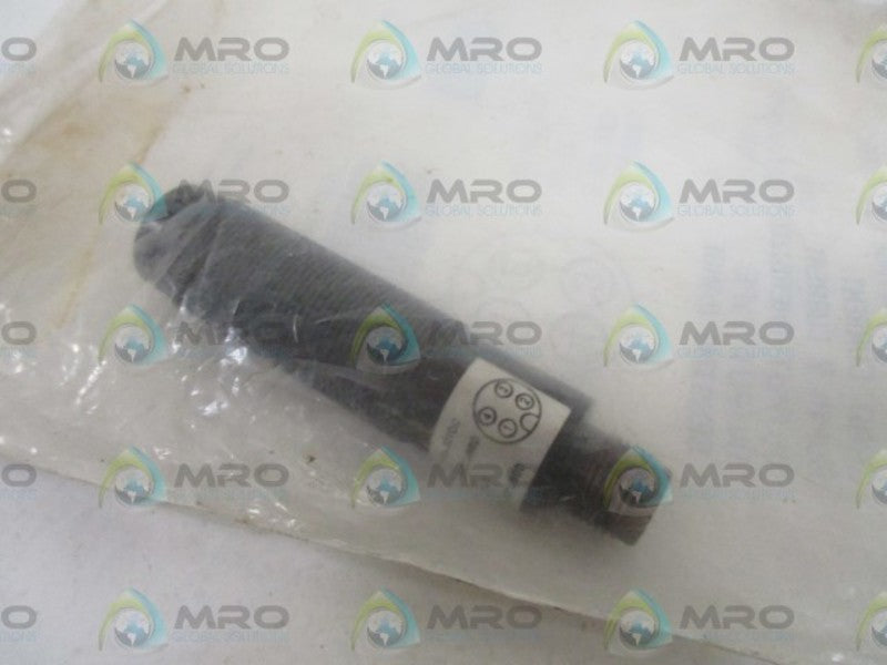 ALLEN BRADLEY 42CA-E1EZB-D4 SER.A PROX. SWITCH (NO RINGS) * NEW *