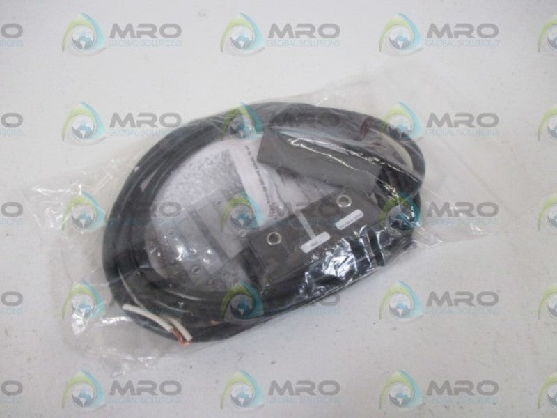 SENTROL IND. 153-7Z-06K INTERLOCK SWITCH * NEW IN A BAG *