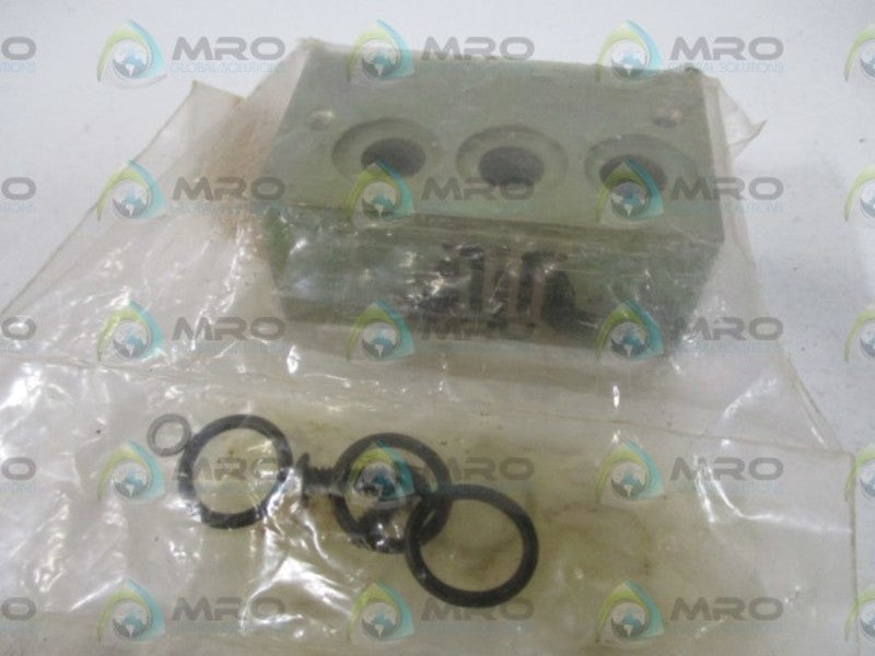 NUMATICS 229-718 MANIFOLD * NEW IN A BAG *