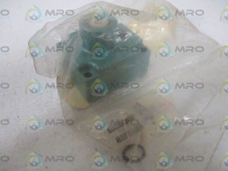 NUMATICS 204-305 END CAP FLUSH * NEW IN A BAG *