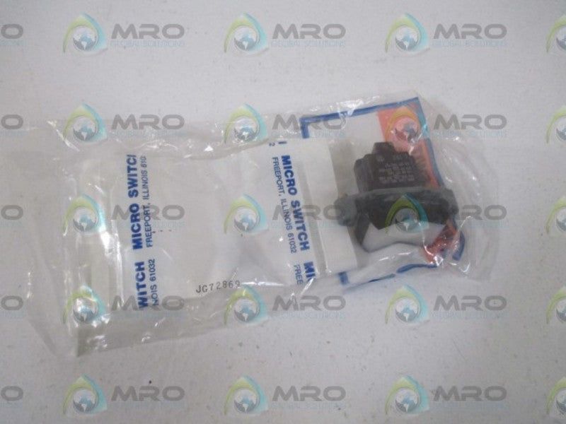 MICROSWITCH 1TP1-7 FLUSH PANEL MOUNTING * NEW IN A FACTORY BAG *
