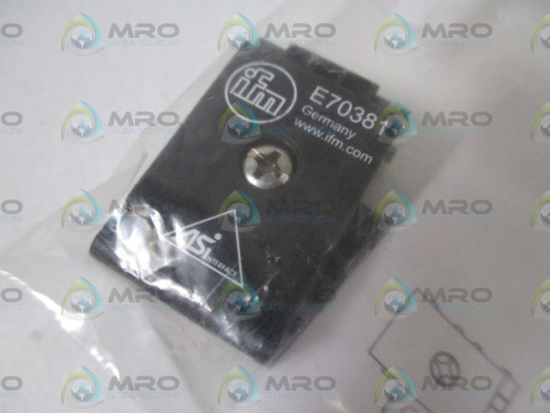 IFM EFECTOR E70381 FC SPLITTER * NEW IN FACTORY BAG *