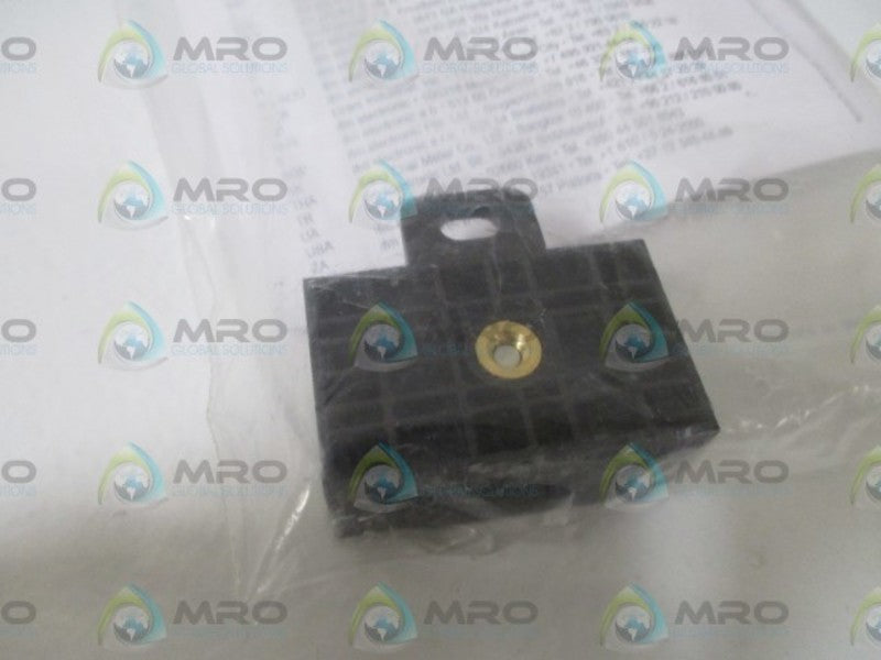 IFM EFECTOR E70381 FC SPLITTER * NEW IN FACTORY BAG *