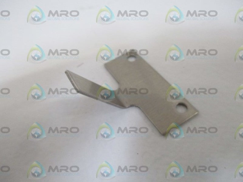 LOT OF 14 6003013 BRACKET *NEW IN A BAG*