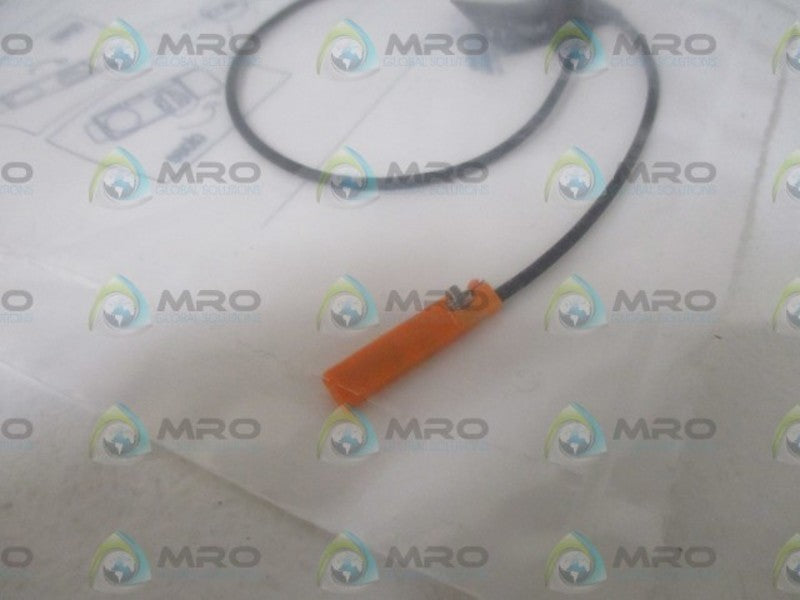 IFM EFECTOR MK5326 MAGNETIC CYLINDER SENSOR * NEW IN A FACTORY BAG *