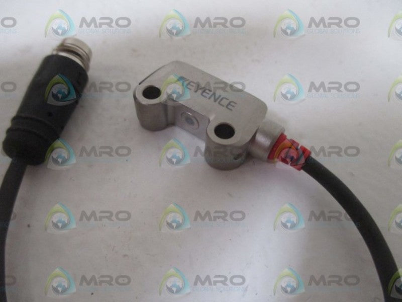 KEYENCE PR-MB15C3PL PHOTOELECTRIC SENSOR * NEW  OUT OF A BOX *