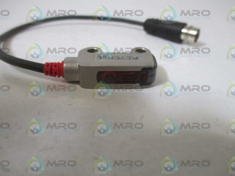 KEYENCE PR-MB15C3PL PHOTOELECTRIC SENSOR * NEW  OUT OF A BOX *