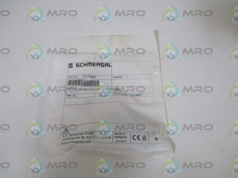 SCHMERSAL 101179958 KIT * NEW IN A FACTORY BAG *