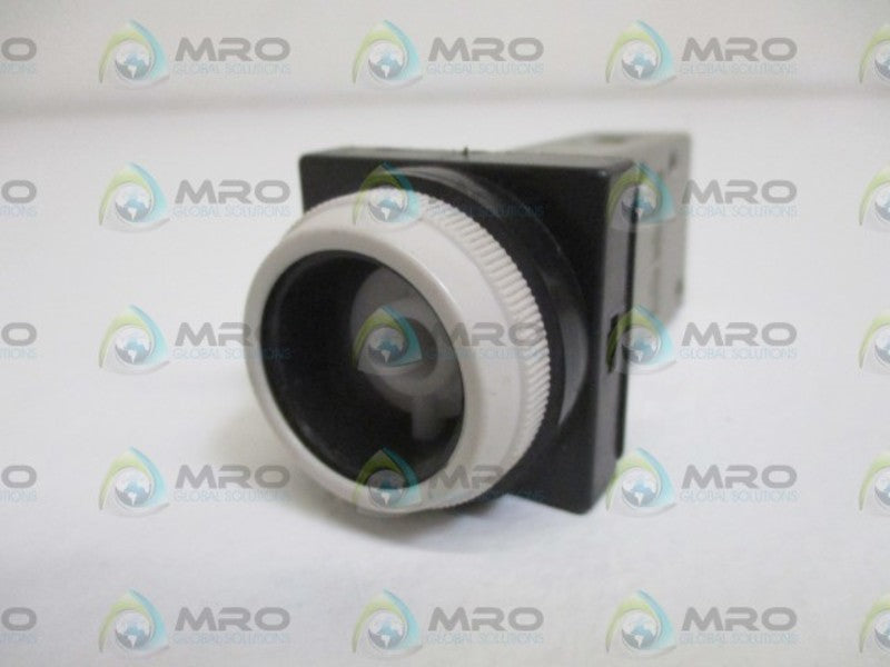 SMC VM430-01-30B MECHANICAL VALVE NSNP