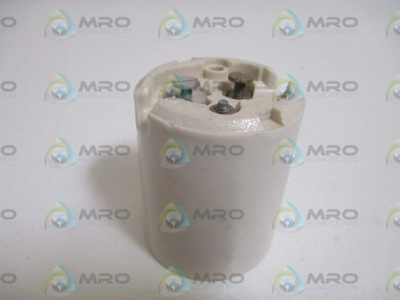 LEVITON 8678 LAMPHOLDER  NSMP