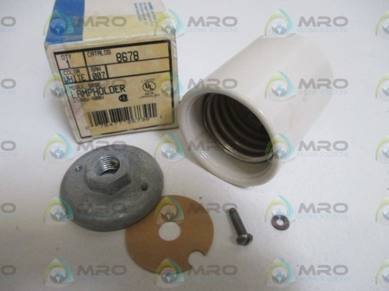 LEVITON 8678 LAMPHOLDER  NSMP