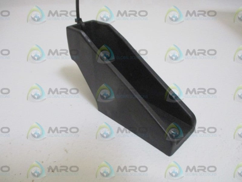 LOT OF 9 VALUGUIDE VG-203L GUIDE RAIL BRACKET NSNP
