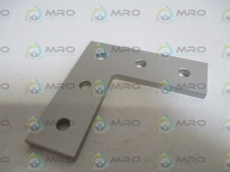 LOT OF 8 4081 BRACKET NSNP