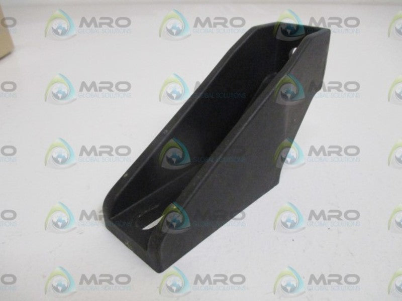 LOT OF 6 VAUGUIDE VG-203L GUIDE RAIL BRACKET UNMP
