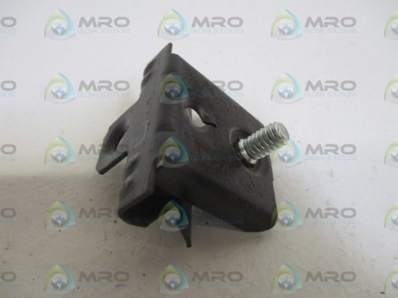 LOT OF 10 CADDY M24 FLANGE CLIP NSNP
